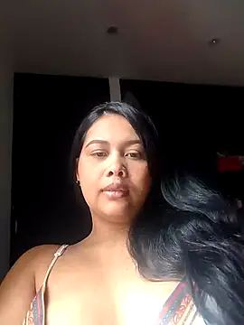 Snapshot of Alessandraa- chatting on 04/03/26, 07:23 Alessandraa- online show from 04/03/26, 07:23