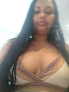 Snapshot of Alessandraa- chatting on 04/18/26, 07:58 Alessandraa- online show from 04/18/26, 07:58