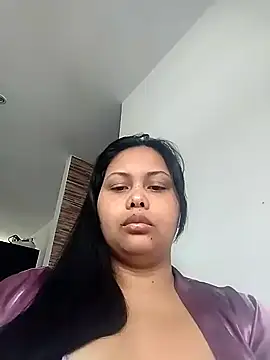 Snapshot of Alessandraa- chatting on 05/03/26, 06:36 Alessandraa- online show from 05/03/26, 06:36