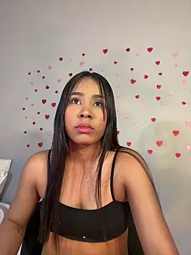SophieW1 online show from 05/26/26, 12:23