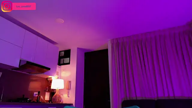 Snapshot of LeoCavalli_ chatting on 09/11/25, 02:28 LeoCavalli online show from 09/11/25, 02:28