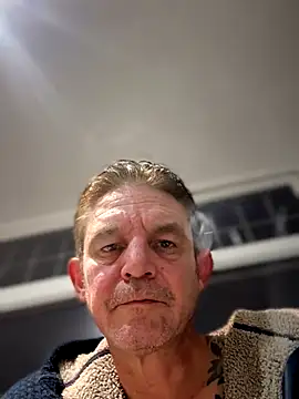 Snapshot of Alwaysmaybe48 chatting on 11/02/25, 08:33 Alwaysmaybe48 online show from 11/02/25, 08:33