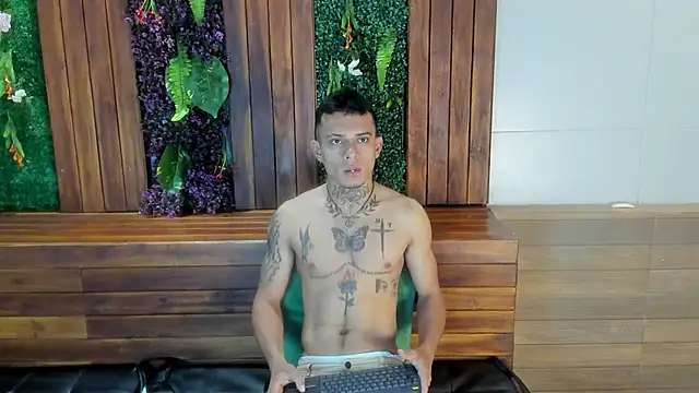 MrJustin  online show from 09/15/25, 08:20