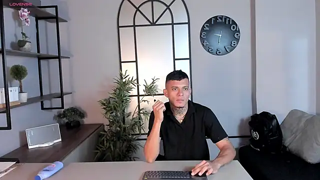 MrJustin  online show from 10/08/25, 08:17