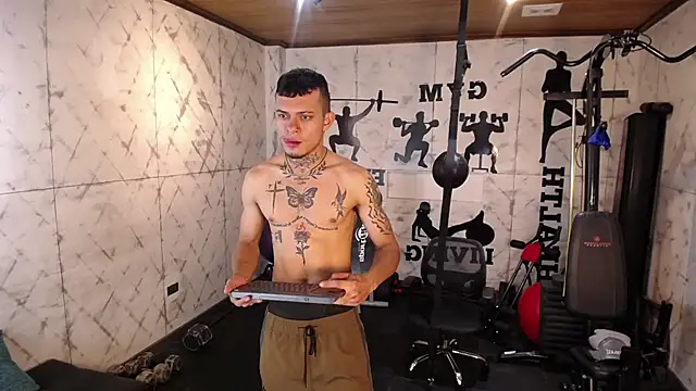 MrJustin  online show from 10/18/25, 07:47