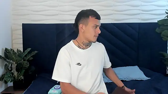 MrJustin  online show from 12/14/25, 08:35