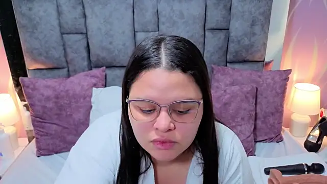 SamanthaPaImer online show from 12/18/25, 07:42