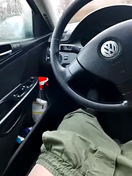 Snapshot of Mlody991112 chatting on 11/10/25, 06:12 Mlody991112 online show from 11/10/25, 06:12