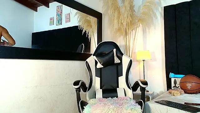 MaicolParker  online show from 06/20/26, 12:30