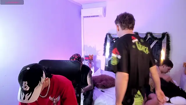 Snapshot of Handsomeboyss19 chatting on 12/16/25, 02:27 Handsomeboyss19 online show from 12/16/25, 02:27