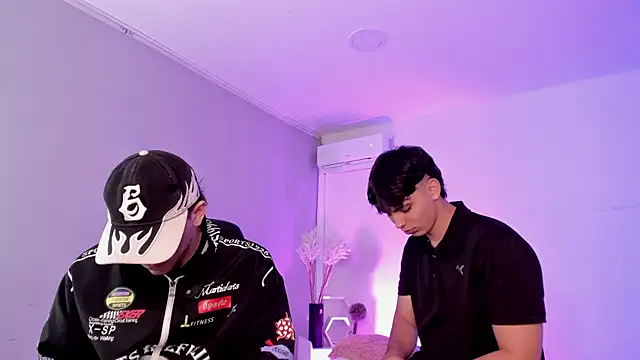 Handsomeboyss19 online show from 06/20/26, 01:03