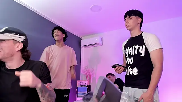 Handsomeboyss19 online show from 06/23/26, 01:20