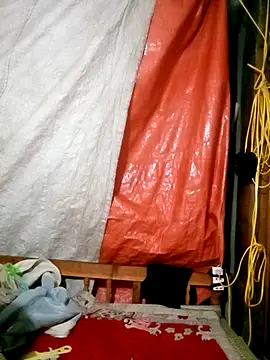 Snapshot of hera-00 chatting on 10/29/25, 01:46 hera-00 online show from 10/29/25, 01:46