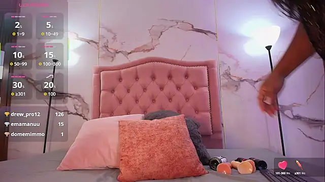 Emily Brown18 online show from 09/19/25, 04:14