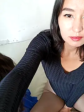 Snapshot of Luu-Lii777 chatting on 10/06/25, 04:54 Luu-Lii777 online show from 10/06/25, 04:54