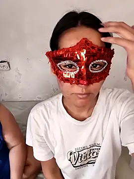 Snapshot of Luu-Lii777 chatting on 03/04/26, 04:18 Luu-Lii777 online show from 03/04/26, 04:18