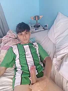 matiatr1112 online show from 12/18/25, 11:49