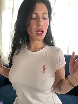 Mia salinass online show from 09/09/25, 06:29