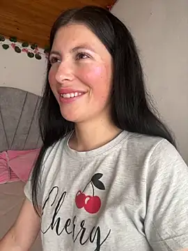 Mia salinass online show from 09/19/25, 06:08