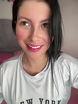 Snapshot of Mia_salinass chatting on 04/10/26, 06:01 Mia salinass online show from 04/10/26, 06:01