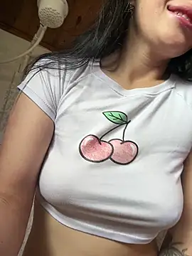 Snapshot of Mia_salinass chatting on 04/17/26, 05:38 Mia salinass online show from 04/17/26, 05:38