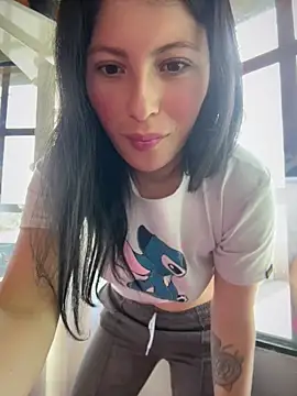 Snapshot of Mia_salinass chatting on 05/15/26, 05:53 Mia salinass online show from 05/15/26, 05:53