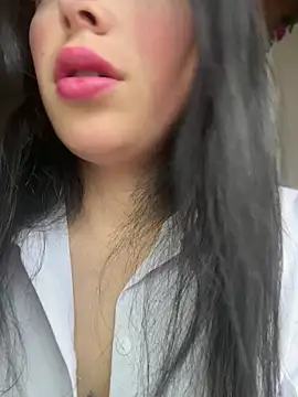 Snapshot of Mia_salinass chatting on 06/15/26, 07:16 Mia salinass online show from 06/15/26, 07:16