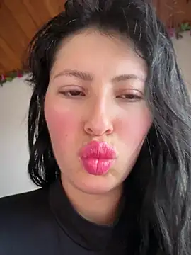 Snapshot of Mia_salinass chatting on 06/19/26, 07:17 Mia salinass online show from 06/19/26, 07:17