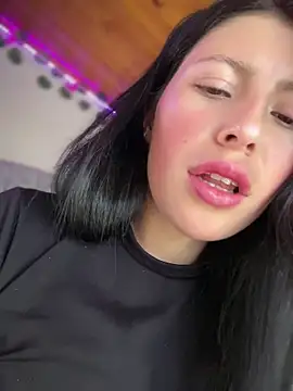 Snapshot of Mia_salinass chatting on 06/21/26, 08:00 Mia salinass online show from 06/21/26, 08:00