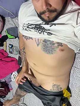 cfomega4592 online show from 11/22/25, 04:22