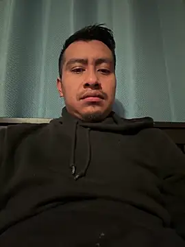 Snapshot of juniorl1 chatting on 12/16/25, 05:18 juniorl1 online show from 12/16/25, 05:18