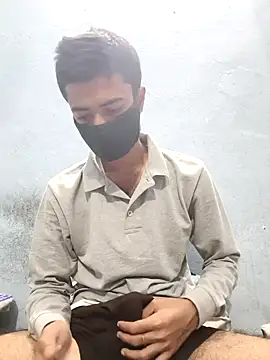 Snapshot of GirlsCrush_ chatting on 10/29/25, 07:15 GirlsCrush online show from 10/29/25, 07:15