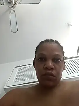 Snapshot of HappygalTheQueen chatting on 02/04/26, 09:48 HappygalTheQueen online show from 02/04/26, 09:48