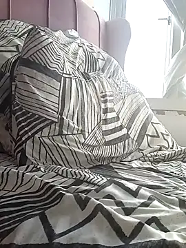 Snapshot of HappygalTheQueen chatting on 02/11/26, 01:38 HappygalTheQueen online show from 02/11/26, 01:38