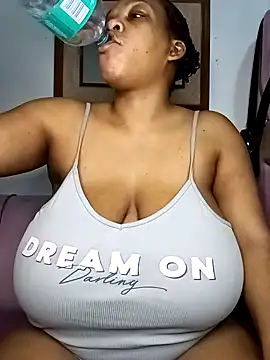 Snapshot of HappygalTheQueen chatting on 03/02/26, 10:16 HappygalTheQueen online show from 03/02/26, 10:16