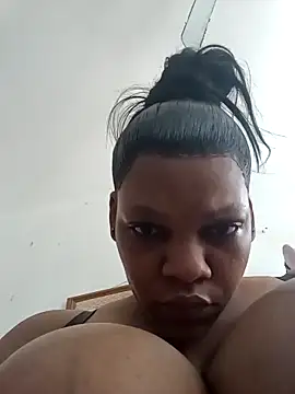 Snapshot of HappygalTheQueen chatting on 03/25/26, 10:10 HappygalTheQueen online show from 03/25/26, 10:10