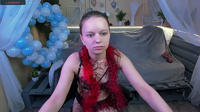 Snapshot of Bloom_evl chatting on 02/19/26, 07:43 Bloom evl online show from 02/19/26, 07:43
