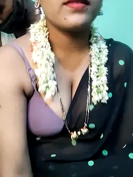 Snapshot of Shneeha_le chatting on 09/19/25, 09:11 Shneeha le online show from 09/19/25, 09:11