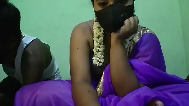 Snapshot of Shneeha_le chatting on 10/07/25, 02:14 Shneeha le online show from 10/07/25, 02:14