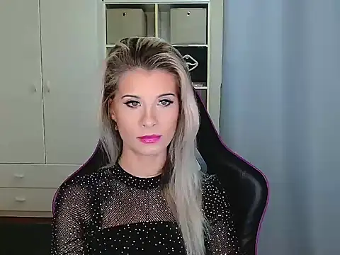 KristineGlow online show from 12/05/25, 07:17