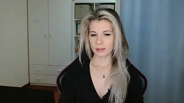 KristineGlow online show from 03/18/26, 07:11