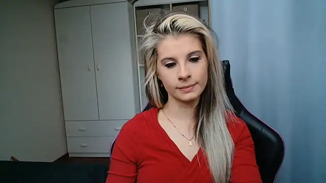 KristineGlow online show from 05/07/26, 06:41