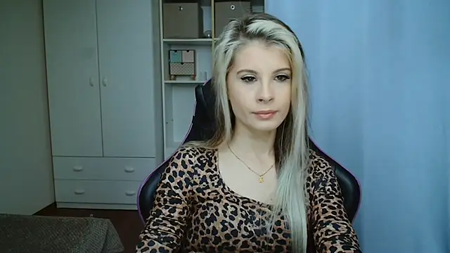 KristineGlow online show from 05/19/26, 06:31