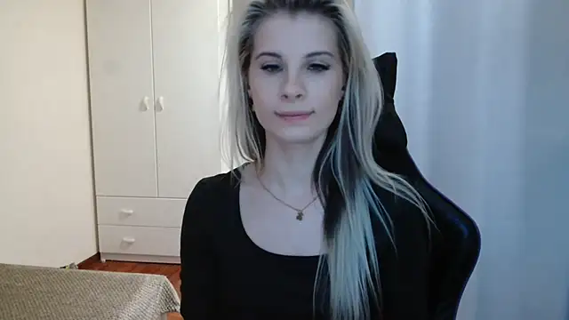 KristineGlow online show from 05/20/26, 06:25
