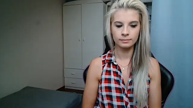KristineGlow online show from 07/28/26, 05:12
