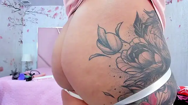 SafiroAgataaa online show from 05/08/26, 02:39