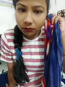 Snapshot of Vaani_Cutie chatting on 10/05/25, 02:10 Vaani Cutie online show from 10/05/25, 02:10