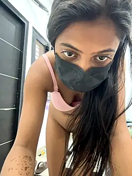 Snapshot of HeerStd chatting on 09/16/25, 01:39 HeerStd online show from 09/16/25, 01:39