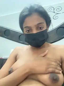 Snapshot of HeerStd chatting on 11/17/25, 05:30 HeerStd online show from 11/17/25, 05:30