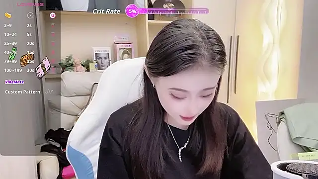 Snapshot of Naiyi-babe chatting on 10/04/25, 12:47 Naiyi-babe online show from 10/04/25, 12:47